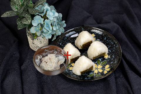 Onigiri mit Thunfisch-Mayo japanische Reisbällchen